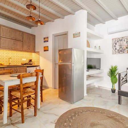 Elenitas Beach House In Ornos Dış mekan fotoğraf