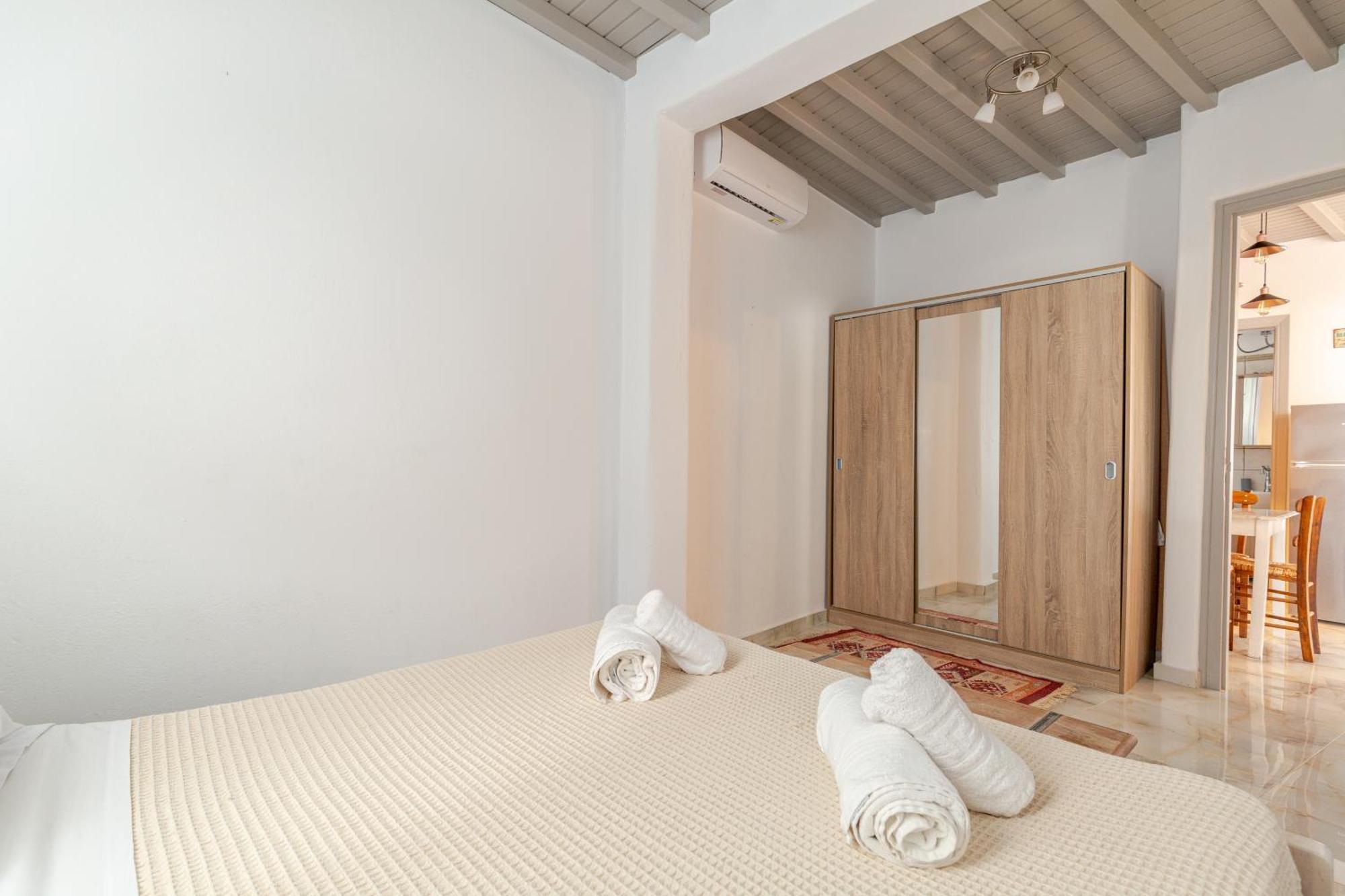 Elenitas Beach House In Ornos Dış mekan fotoğraf