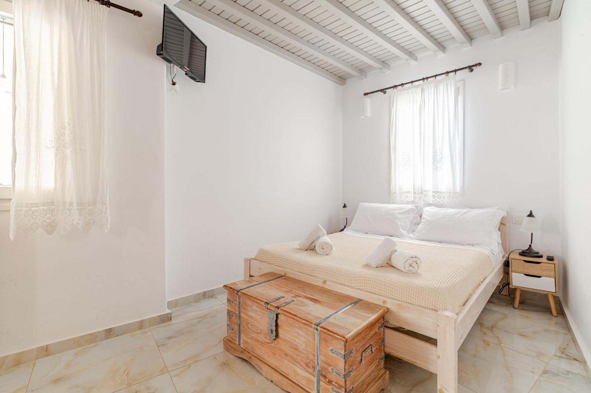 Elenitas Beach House In Ornos Dış mekan fotoğraf